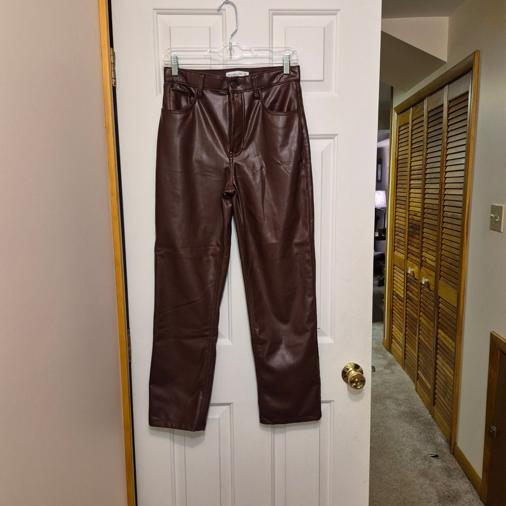 Abercrombie & Fitch 90s Straight Ultra High Rise Vegan Leather Pants Brown 28/6S